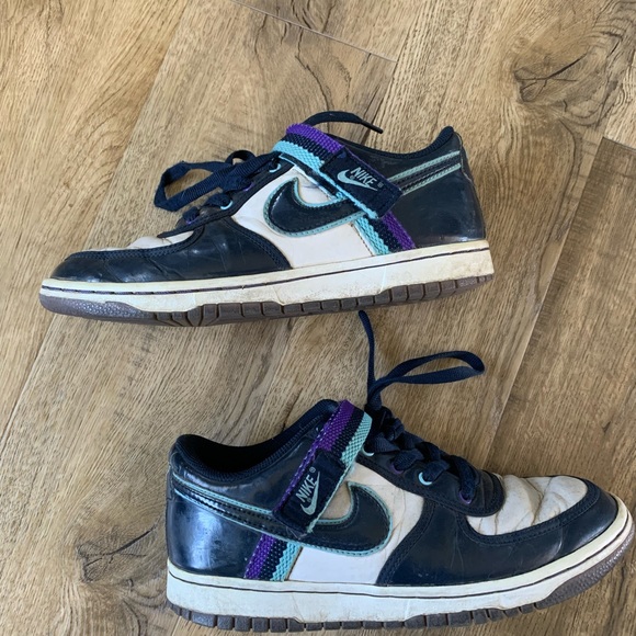 Nike Low Velcro Strap - Picture 2 of 2